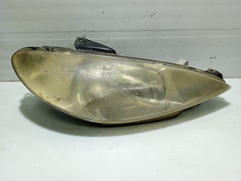 Recambio de faro derecho para peugeot 206 berlina 1.9 diesel referencia OEM IAM   