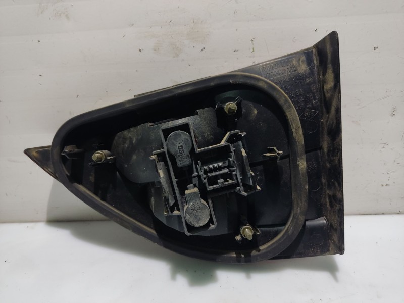 Recambio de piloto trasero izquierdo para renault megane i fase 2 classic referencia OEM IAM 7700428052  