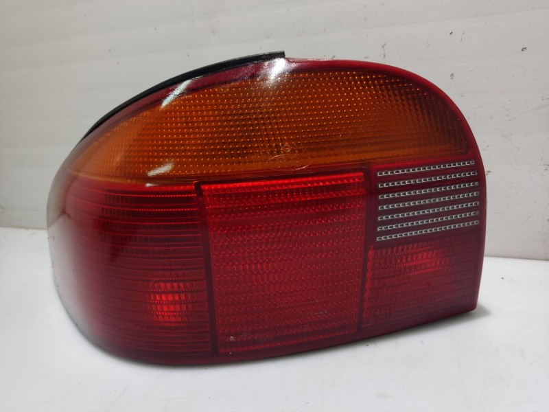 Recambio de piloto trasero izquierdo para ford mondeo berlina/familiar (fd) referencia OEM IAM 1011829  