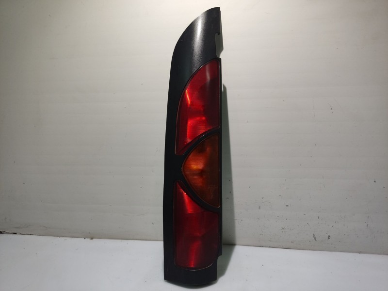 Recambio de piloto trasero izquierdo para renault kangoo (f/kc0) 1.9 diesel referencia OEM IAM 8200103284  