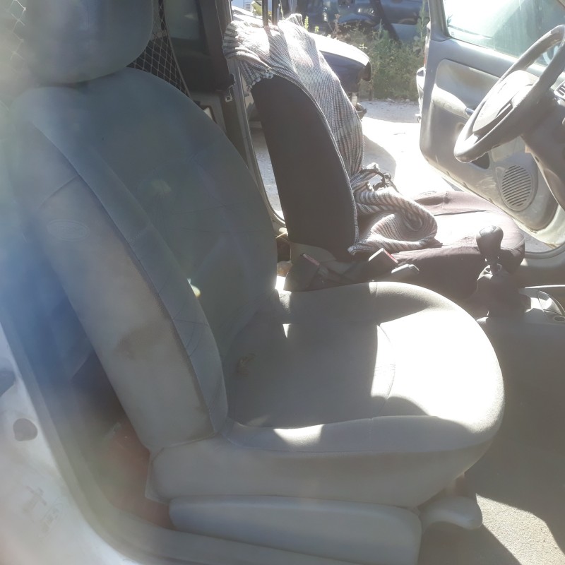 renault clio ii fase ii (b/cb0) 1.5 dci diesel   |   0.01 - ... | 2001 | 65 cv / 48 kw del año 2001