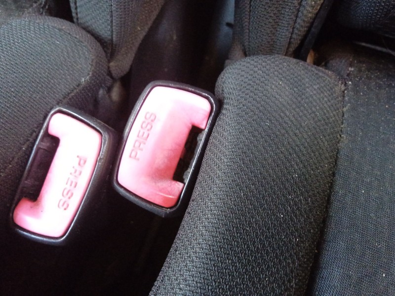 Recambio de anclaje cinturon trasero izquierdo para toyota corolla verso (zer_, zze12_, r1_) 2.2 d-4d (aur10_) referencia OEM IA