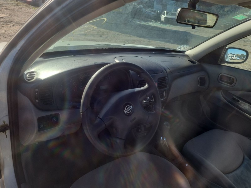 nissan almera ii hatchback (n16) del año 2001
