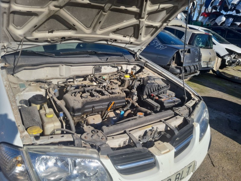 nissan almera ii hatchback (n16) del año 2001