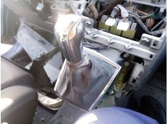 Recambio de guarnecidos palanca cambio para toyota corolla verso (zer_, zze12_, r1_) 2.2 d-4d (aur10_) referencia OEM IAM 588080
