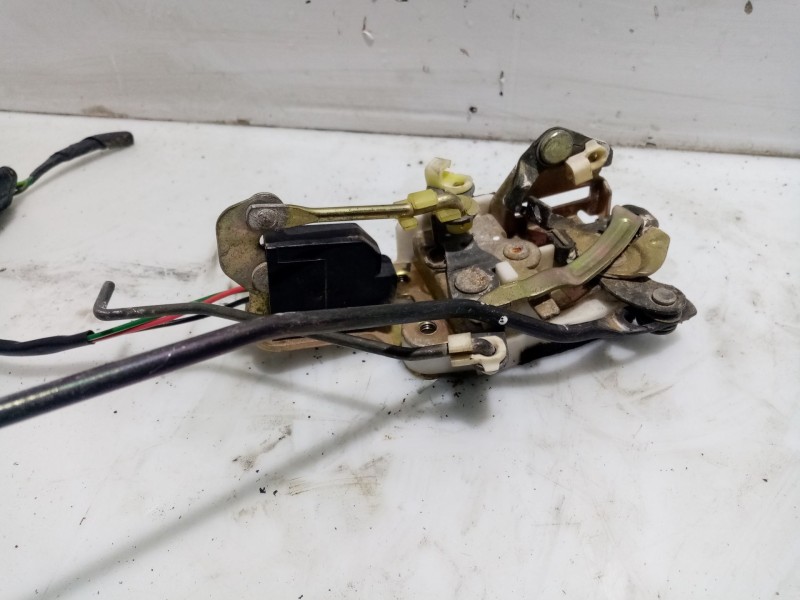 Recambio de cerradura puerta delantera izquierda para mitsubishi galloper (hyundai) 2.5 turbodiesel referencia OEM IAM 1560CPDI 