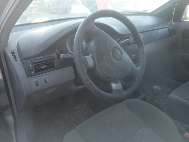 daewoo nubira sedán (j200) del año 2004