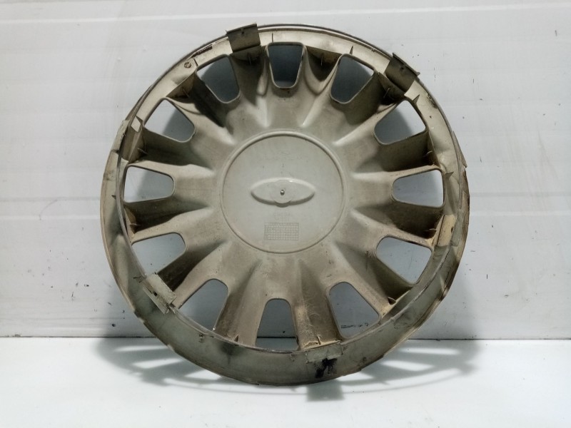 Recambio de tapacubos para ford fiesta berlina studio referencia OEM IAM 95AB1130  