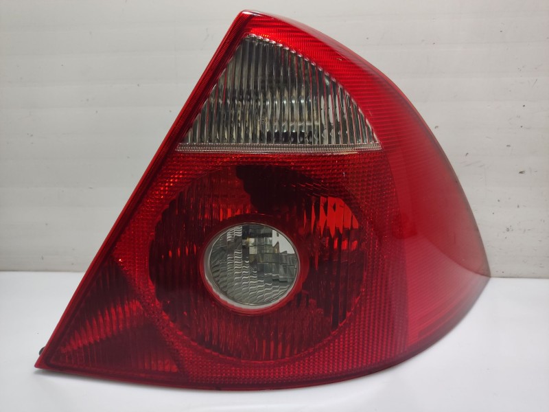 Recambio de piloto trasero derecho para ford mondeo iii (b5y) 2.0 tdci referencia OEM IAM 1371849  