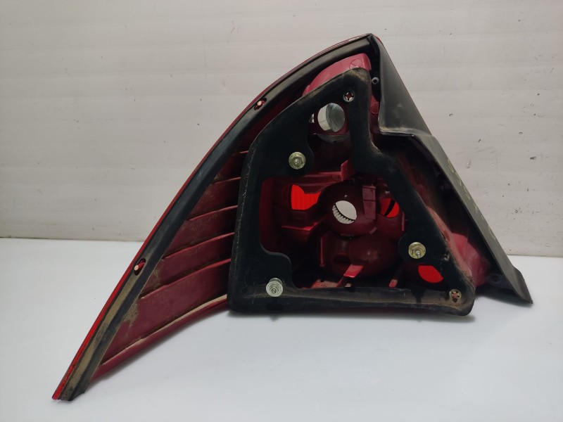 Recambio de piloto trasero derecho para ford mondeo iii (b5y) 2.0 tdci referencia OEM IAM 1371849  