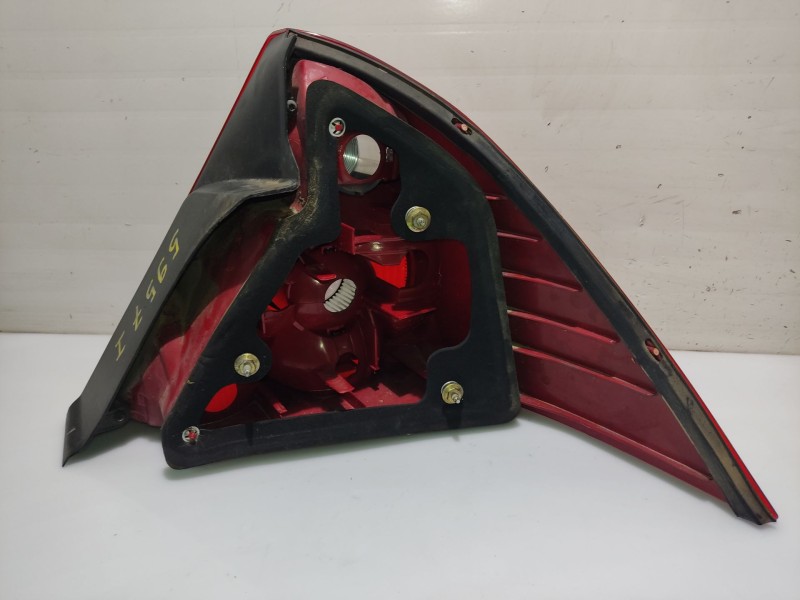 Recambio de piloto trasero izquierdo para ford mondeo iii (b5y) 2.0 tdci referencia OEM IAM 1371861  