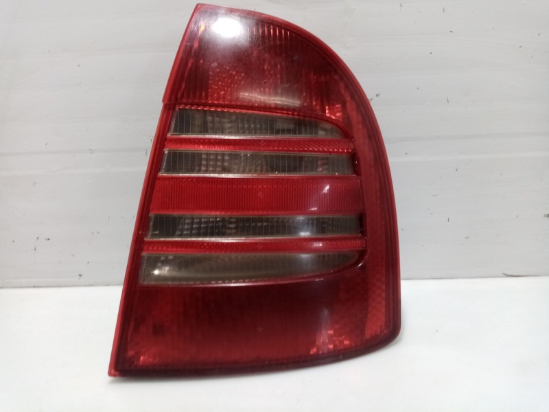 Recambio de piloto trasero derecho para skoda superb i (3u4) 1.9 tdi referencia OEM IAM 3U5945096  