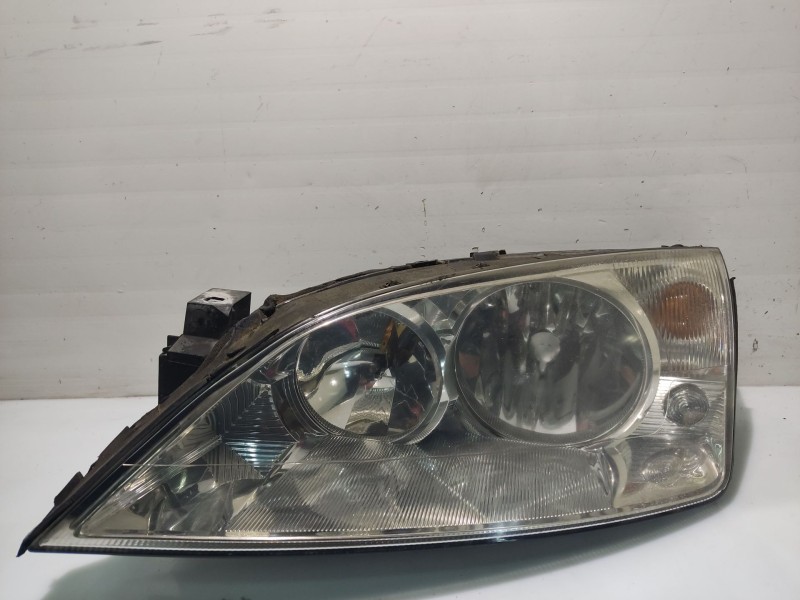 Recambio de faro izquierdo para ford mondeo iii (b5y) 2.0 tdci referencia OEM IAM 1S7113006SE 1435624 0301174203