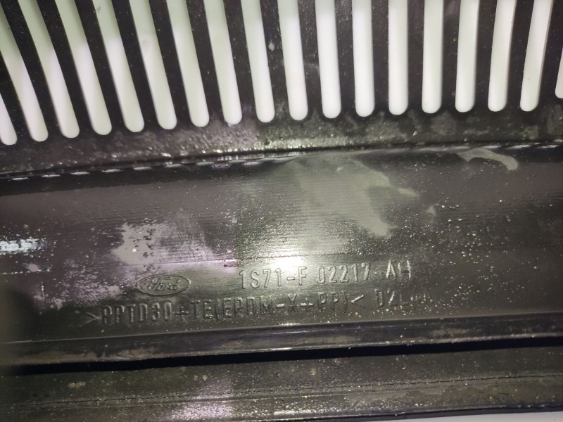 Recambio de moldura para ford mondeo iii (b5y) 2.0 tdci referencia OEM IAM   