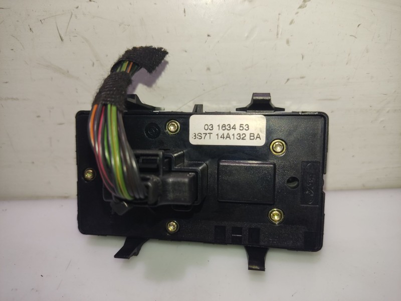 Recambio de mando elevalunas delantero izquierdo para ford mondeo iii (b5y) 2.0 tdci referencia OEM IAM 3S7T14A132BA  