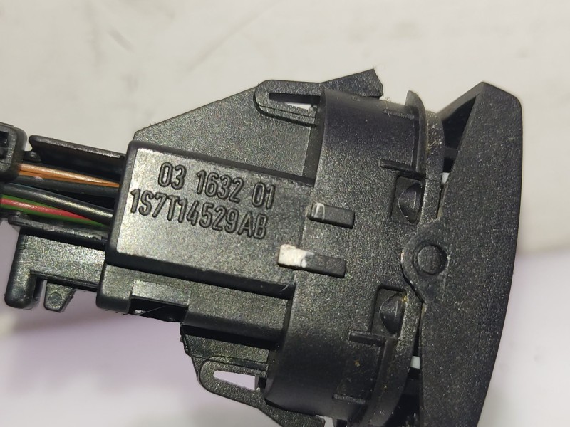 Recambio de mando elevalunas trasero derecho para ford mondeo iii (b5y) 2.0 tdci referencia OEM IAM 1S7T14529AB  