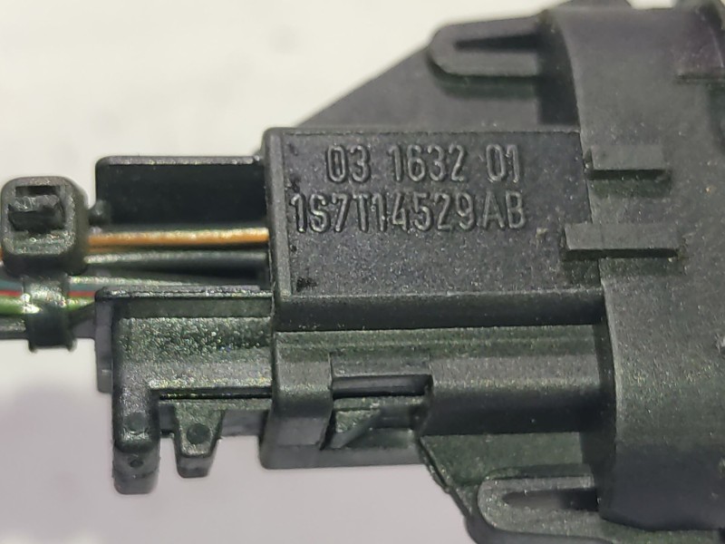 Recambio de mando elevalunas trasero izquierdo para ford mondeo iii (b5y) 2.0 tdci referencia OEM IAM 1S7T14529AB  