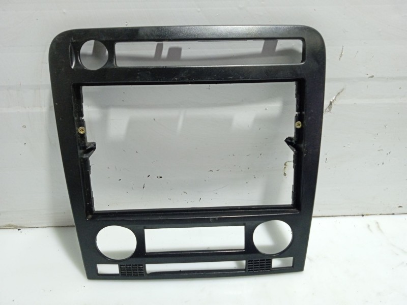 Recambio de moldura para seat ibiza iii (6l1) 1.4 tdi referencia OEM IAM 6L1858071K  