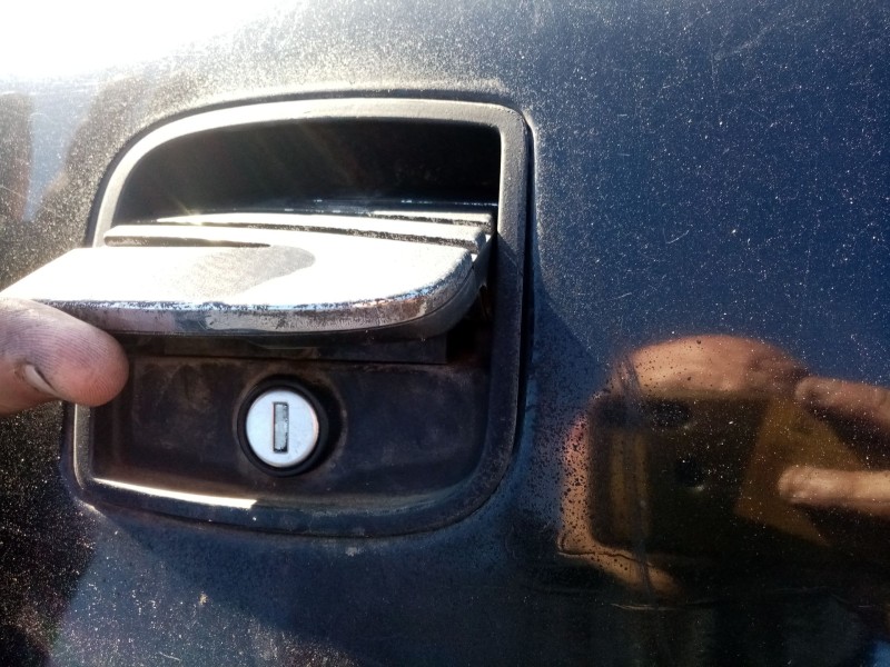 Recambio de maneta porton para seat ibiza iii (6l1) 1.4 tdi referencia OEM IAM 6L6827565C  