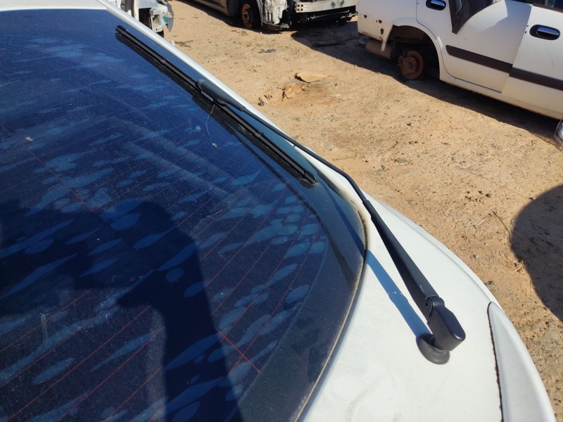 Recambio de brazo limpia trasero para opel insignia a (g09) 2.0 cdti (68) referencia OEM IAM 13227421  