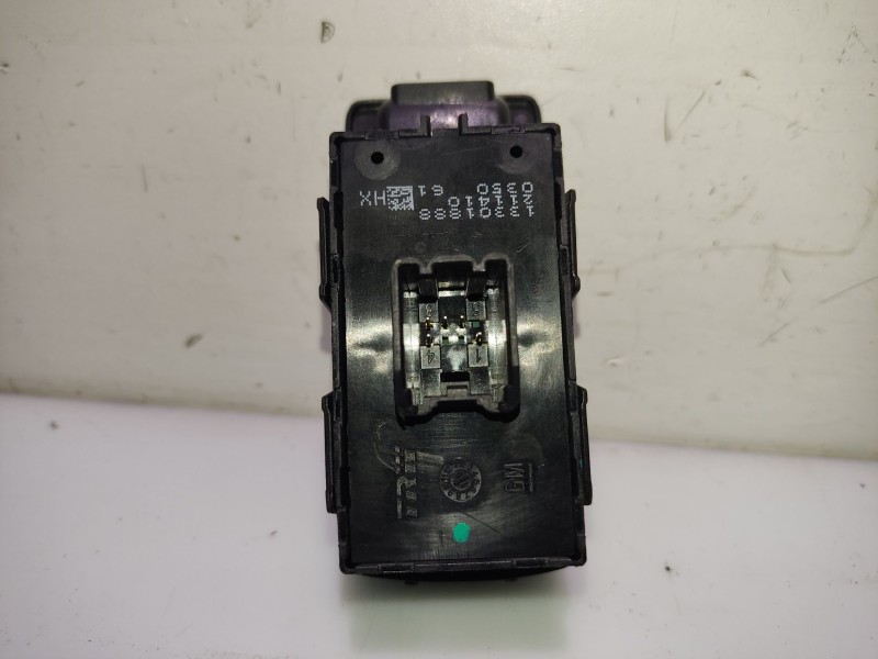 Recambio de mando elevalunas trasero derecho para opel insignia a (g09) 2.0 cdti (68) referencia OEM IAM 13301888  