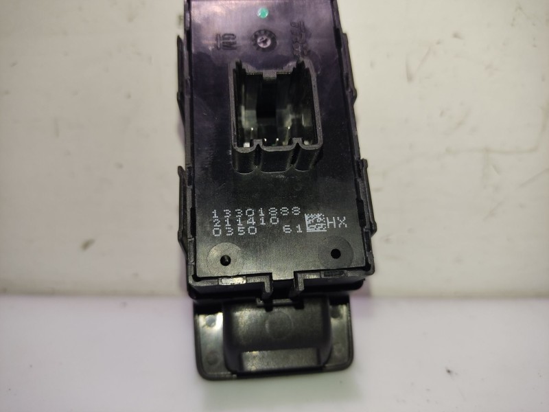 Recambio de mando elevalunas trasero derecho para opel insignia a (g09) 2.0 cdti (68) referencia OEM IAM 13301888  