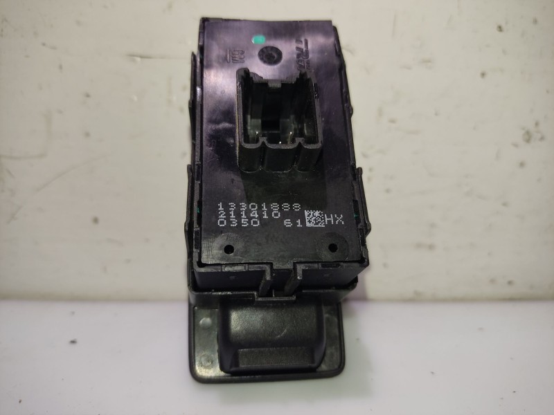 Recambio de mando elevalunas trasero izquierdo para opel insignia a (g09) 2.0 cdti (68) referencia OEM IAM 13301888  