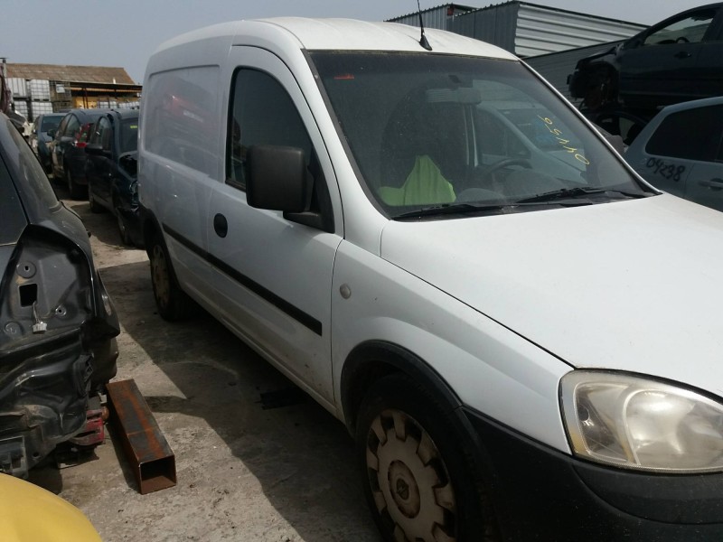 opel combo (corsa c) 1.7 16v cdti   |   0.01 - ... | 2001 | 101 cv / 74 kw del año 2001
