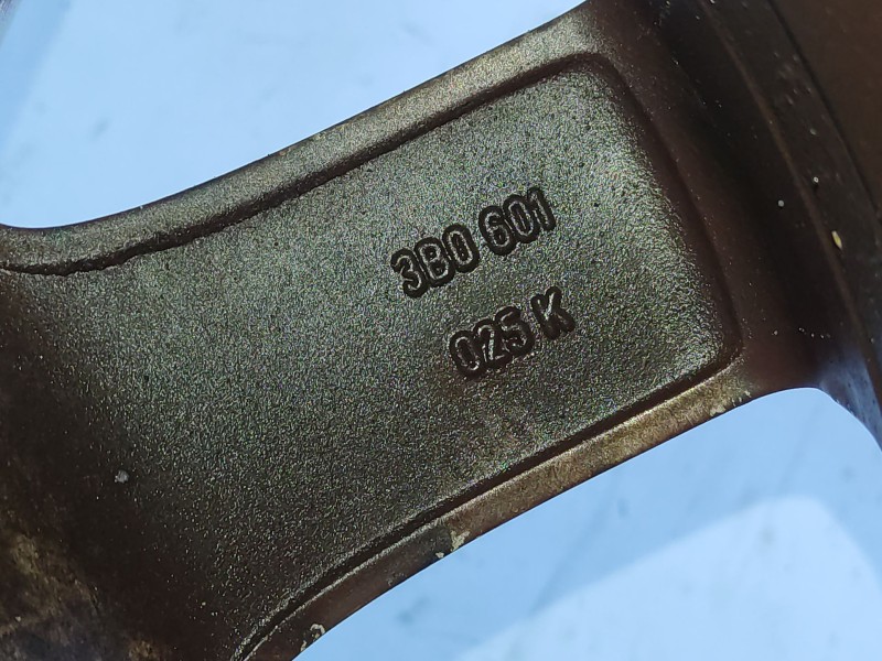 Recambio de llanta para volkswagen passat b5.5 (3b3) 1.9 tdi 4motion referencia OEM IAM 3B0601025K  