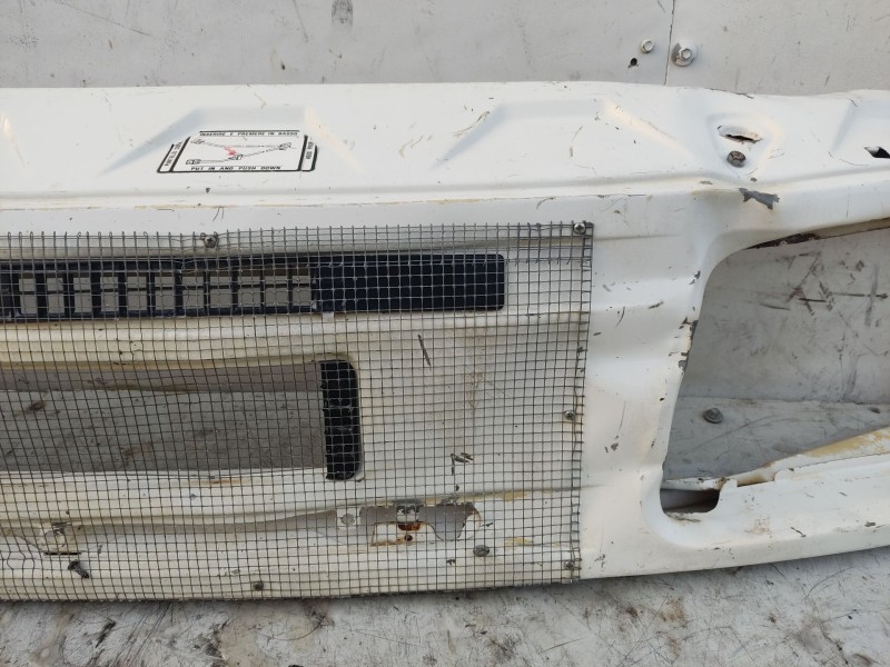 Recambio de panel frontal para iveco daily caja abierta / volquete 2.8 diesel referencia OEM IAM 93937476  