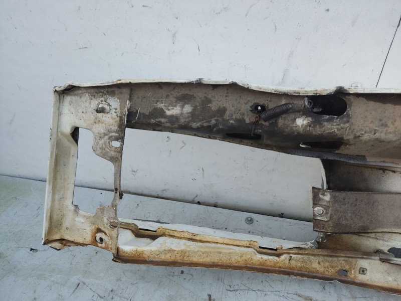 Recambio de panel frontal para iveco daily caja abierta / volquete 2.8 diesel referencia OEM IAM 93937476  