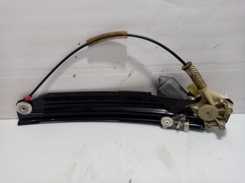 Recambio de elevalunas trasero izquierdo para bmw 5 (e39) 520 i referencia OEM IAM 51358252429  