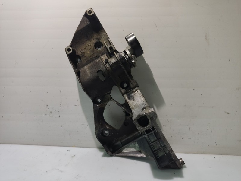 Recambio de soporte para volkswagen polo iv (9n_, 9a_) 1.9 sdi referencia OEM IAM 038903143AC  