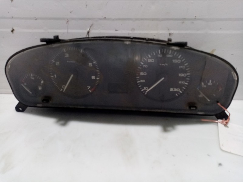 Recambio de cuadro instrumentos para peugeot 406 berlina (s1/s2) referencia OEM IAM  81115607 87001370