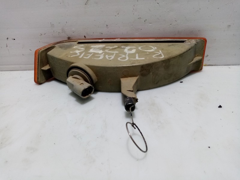 Recambio de piloto delantero izquierdo para renault trafic (desde 5.89) referencia OEM IAM 7700793312  