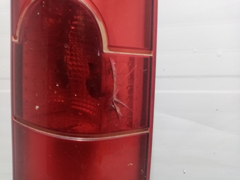 Recambio de piloto trasero derecho para renault kangoo referencia OEM IAM 8200150623  