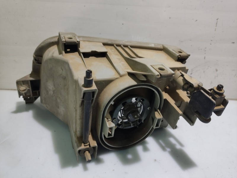 Recambio de faro derecho para renault clio i fase i+ii (b/c57) referencia OEM IAM 7701034147  