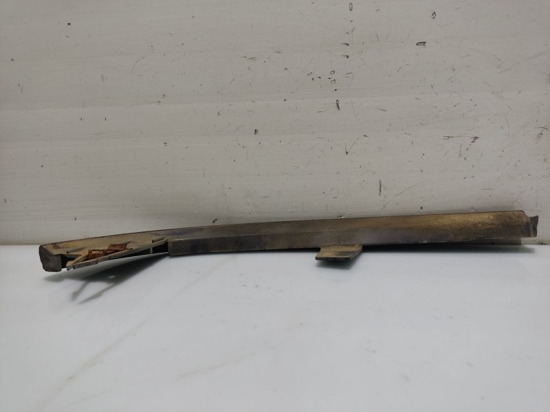 Recambio de moldura para renault clio i fase i+ii (b/c57) referencia OEM IAM 7700797658  