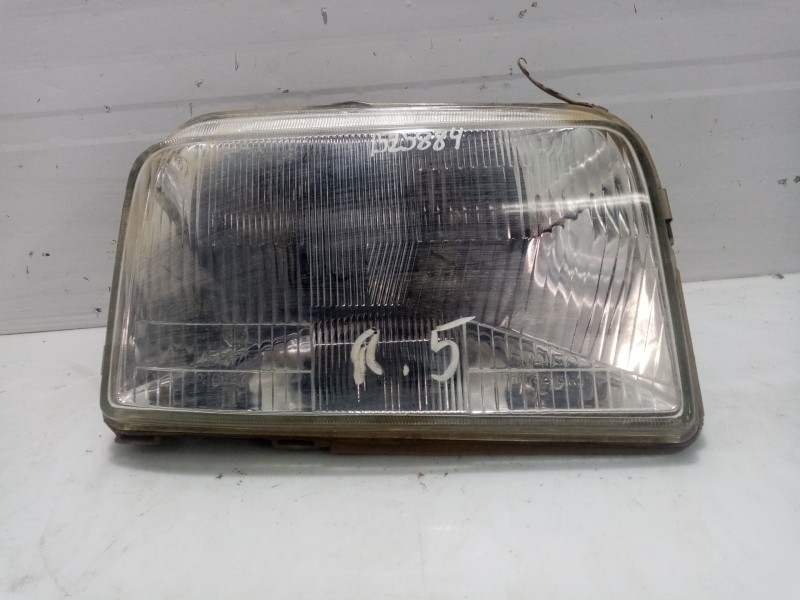 Recambio de faro derecho para renault 5 (b/c40) referencia OEM IAM 770135231  