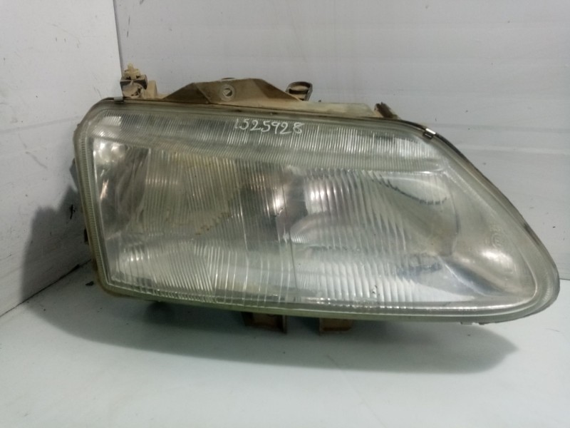 Recambio de faro derecho para renault laguna (b56) referencia OEM IAM 7701038262  