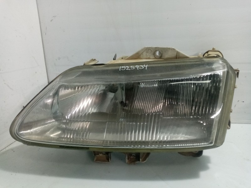 Recambio de faro izquierdo para renault laguna (b56) referencia OEM IAM 77011038269  