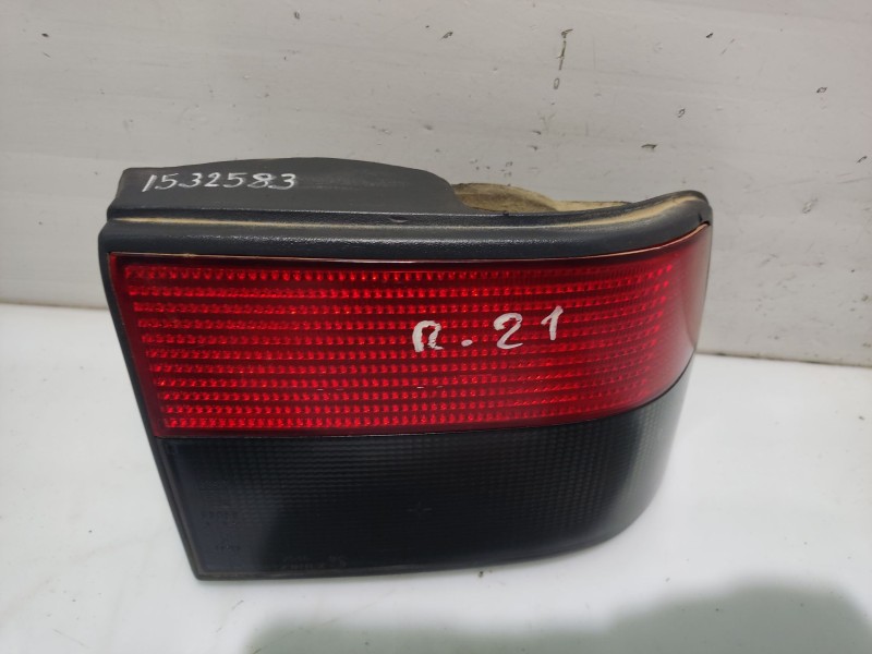 Recambio de piloto trasero derecho para renault 21 berlina (b/l48) referencia OEM IAM PTDR2119861989  