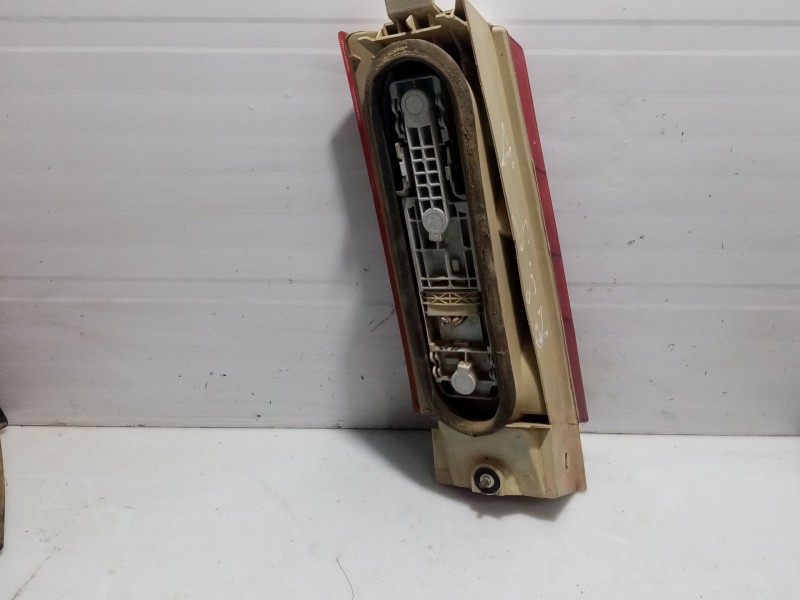 Recambio de piloto trasero derecho para renault super 5 referencia OEM IAM 5519841996  