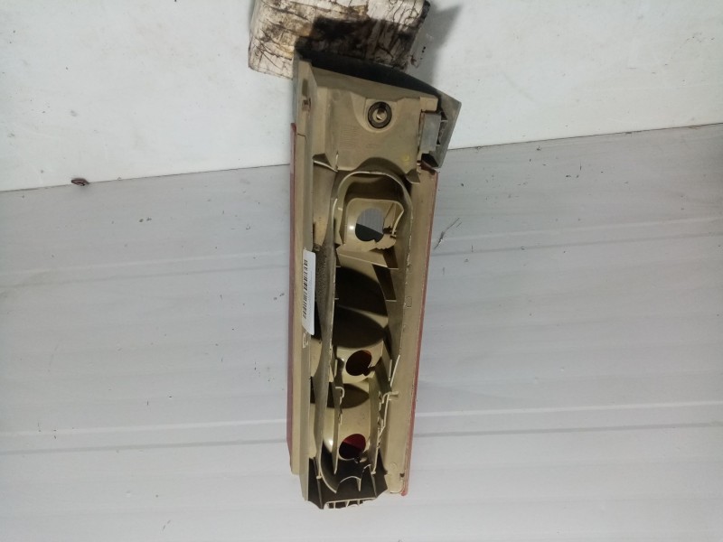 Recambio de piloto trasero derecho para renault super 5 referencia OEM IAM 5519841996  