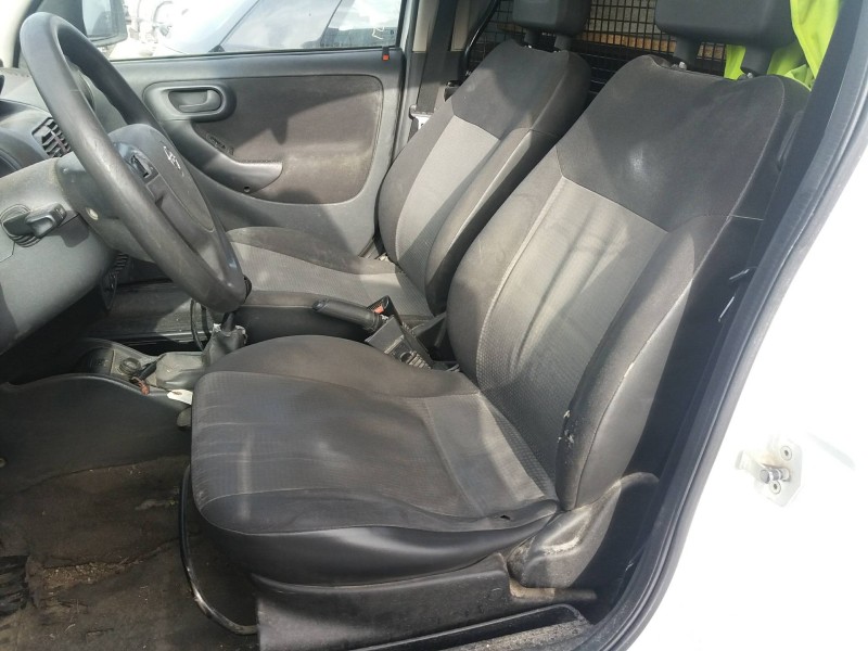 opel combo (corsa c) 1.7 16v cdti   |   0.01 - ... | 2001 | 101 cv / 74 kw del año 2001