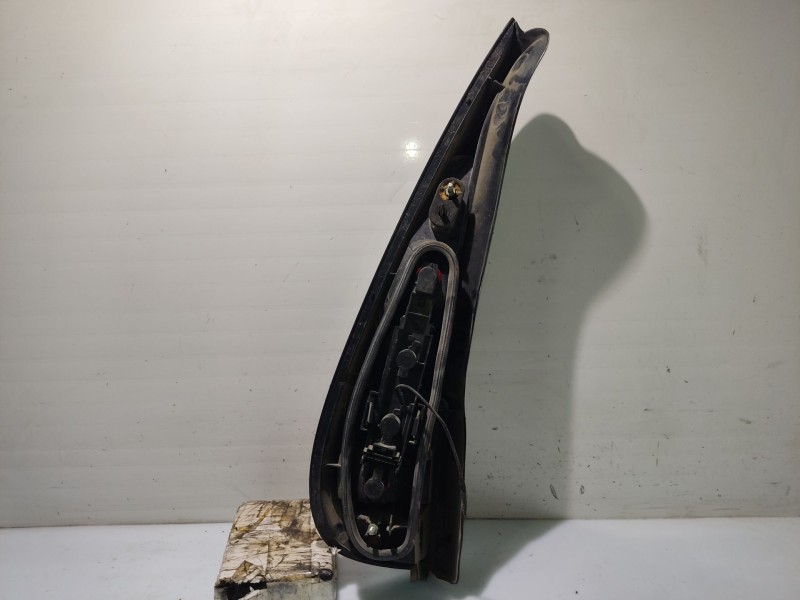 Recambio de piloto trasero derecho para renault laguna grandtour (k56) referencia OEM IAM 7701040957  