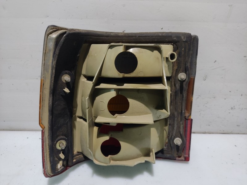 Recambio de piloto trasero derecho para renault 11 referencia OEM IAM 2057011575  