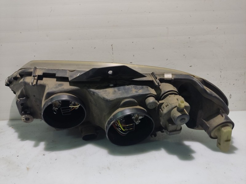 Recambio de faro derecho para renault laguna (b56) referencia OEM IAM 7701047881  