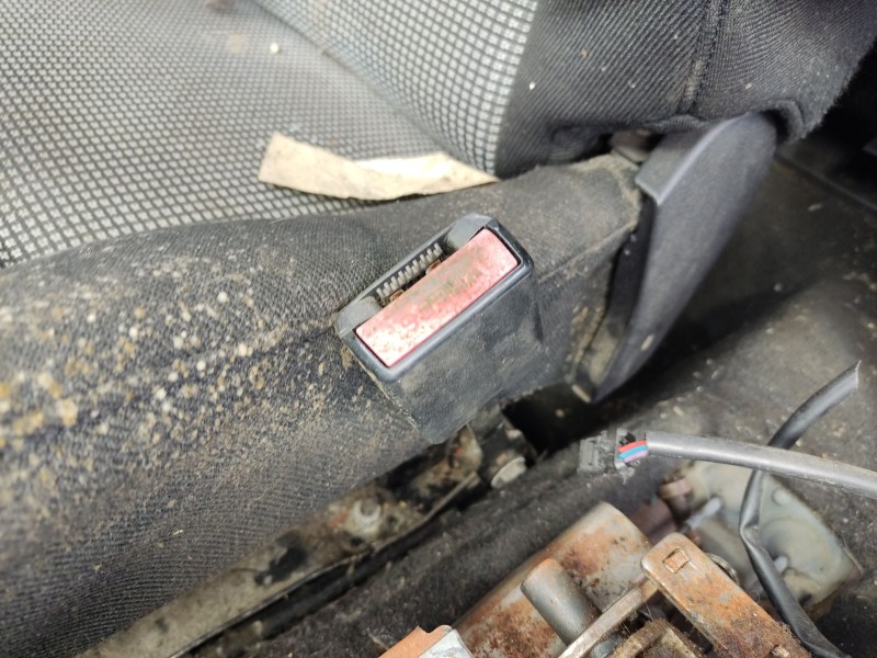 Recambio de enganche cinturon delantero derecho para peugeot 307 sw (3h) 1.6 hdi 110 referencia OEM IAM 8973PT  