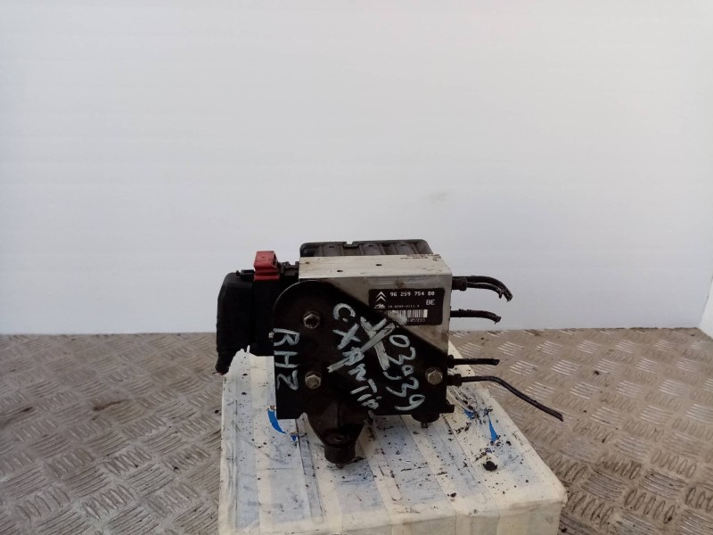 Recambio de abs para citroen xantia berlina    |   0.93 - 0.97 | 1993 - 1997 referencia OEM IAM 10094811023 03113328 9625975480